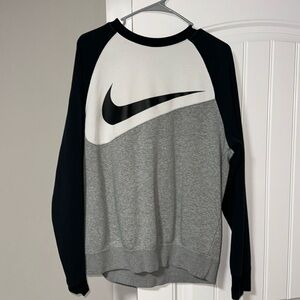 Multicolor Nike sweatshirt!